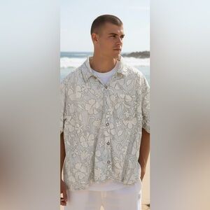 Billabong “Haleiwa” Floral Short Sleeve Button-Up Shirt, Size L, Preowned